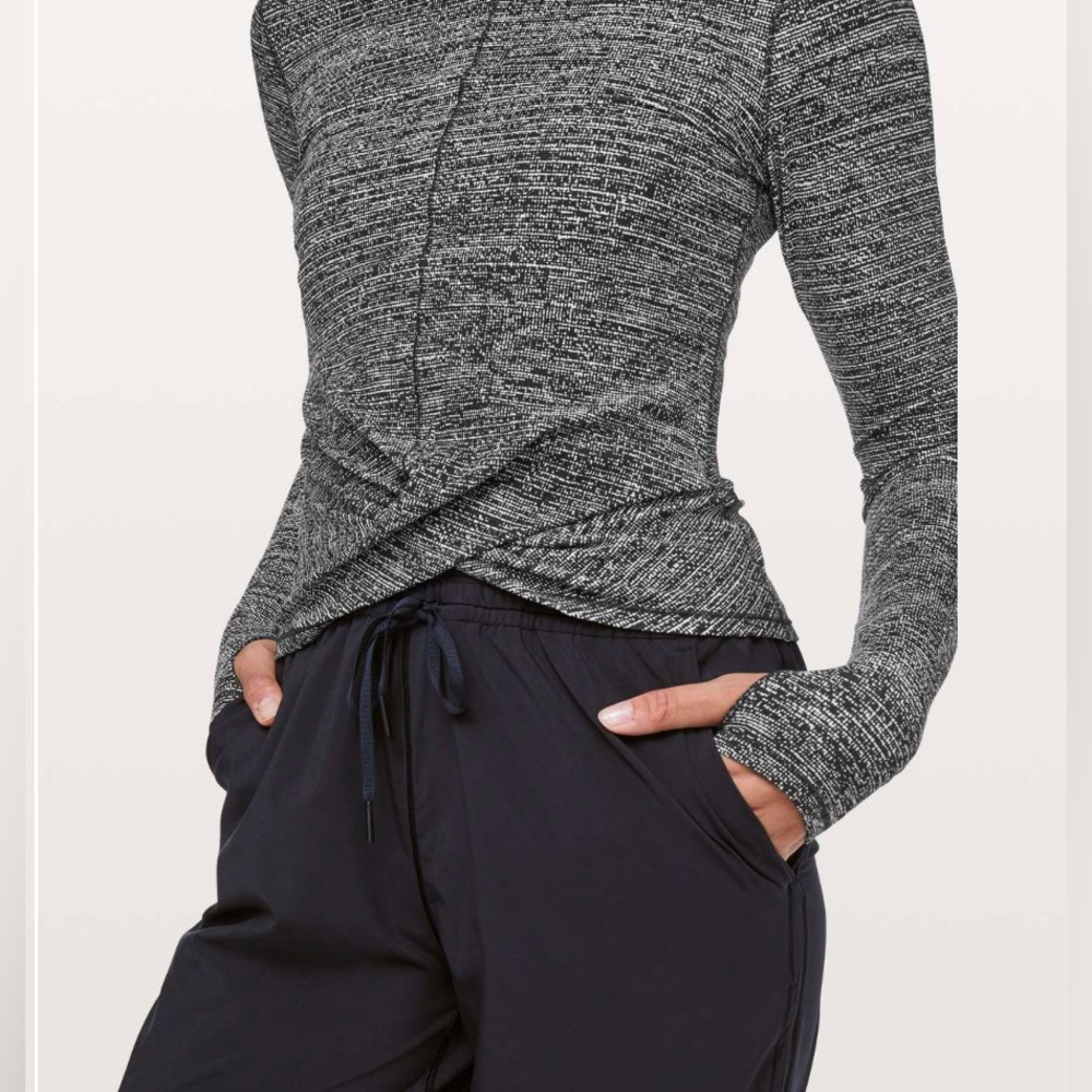 Lululemon Size 6 Melodic Movement Long Sleeve Twillines White Black
